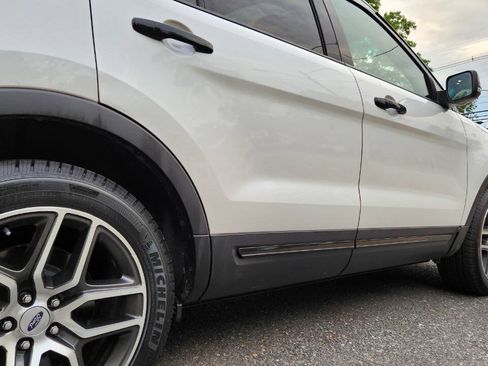 Used 2018 Ford Explorer Sport w/ Equipment Group 401A AWD/4WD image 18