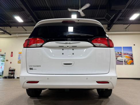 Used 2022 Chrysler Voyager LX w/ Fleet Security Group FWD image 18
