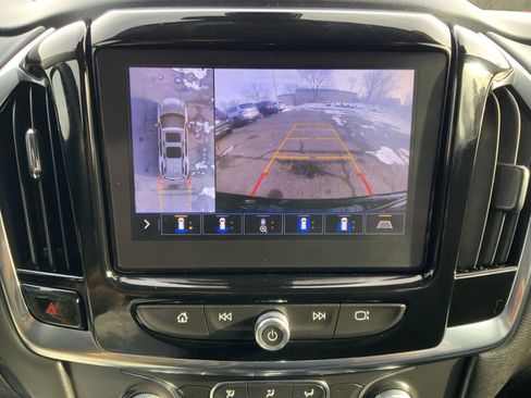Used 2021 Chevrolet Traverse RS image 25
