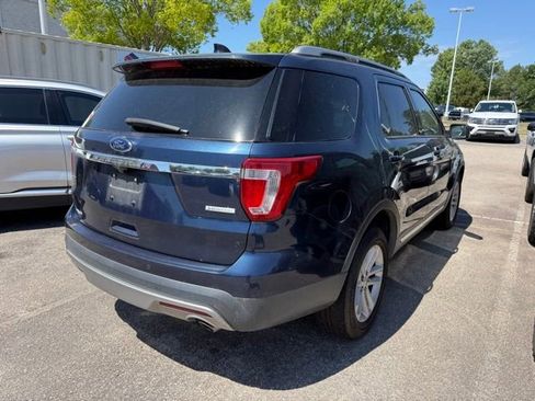 Used 2016 Ford Explorer XLT w/ Equipment Group 202A FWD image 8