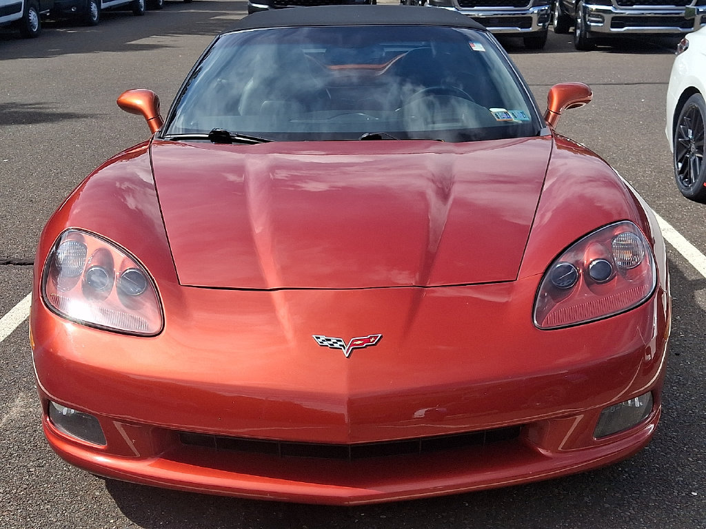Used 2005 Chevrolet Corvette Convertible w/ Preferred Equipment Group RWD image 3