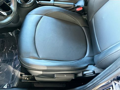 Used 2015 MINI Cooper 4-Door Hardtop image 18