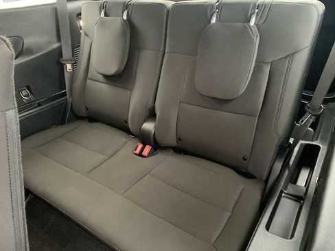 Used 2020 Ford Explorer XLT image 33