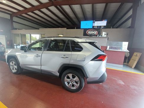 Used 2025 Toyota RAV4 LE AWD/4WD image 8