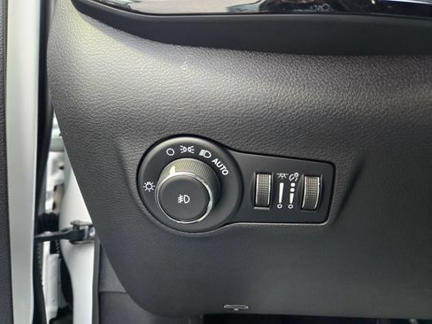 New 2026 Jeep Compass Latitude AWD/4WD image 16