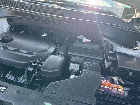 Used 2018 Kia Sorento AWD image 12