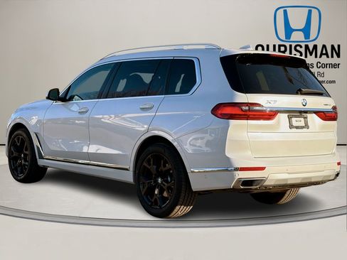 Used 2022 BMW X7 xDrive40i w/ Premium Package image 2