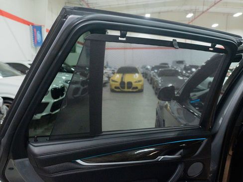 Used 2018 BMW X5 xDrive50i w/ M Sport Package image 24