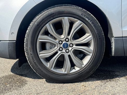 Used 2019 Ford Edge Titanium w/ Equipment Group 301A FWD image 10