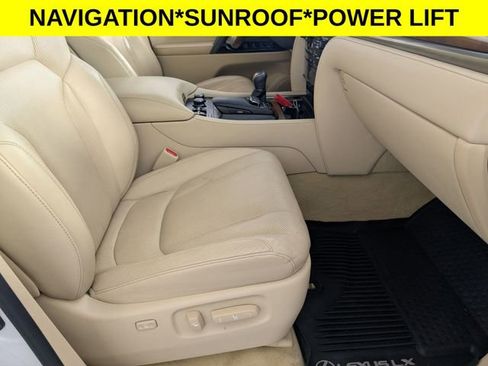 Used 2019 Lexus LX 570 4WD w/ Luxury Package image 32