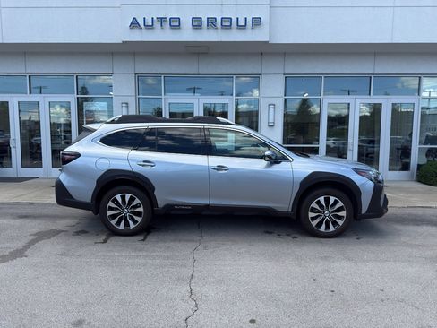 Used 2024 Subaru Outback Touring w/ Popular Package #2 AWD/4WD image 2