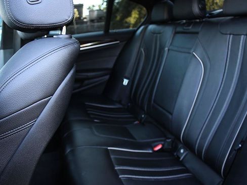 Used 2019 BMW 530e w/ Convenience Package RWD image 11