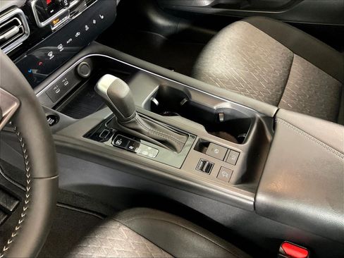 Certified 2026 Nissan Sentra SV w/ SV Convenience Package FWD image 18