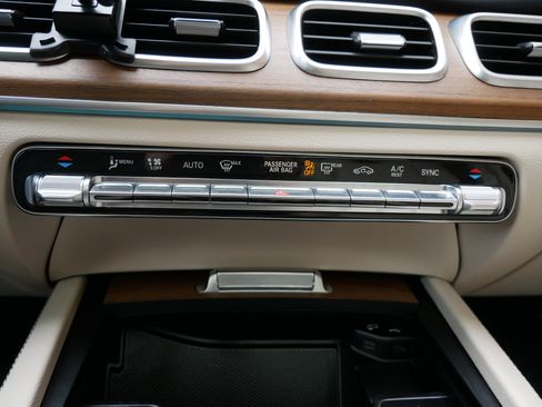 Used 2022 Mercedes-Benz GLE 350 4MATIC w/ 3rd Row Seat Package image 18