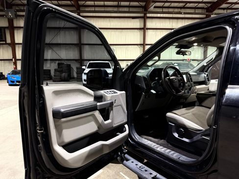 Used 2019 Ford F150 XLT AWD/4WD image 12