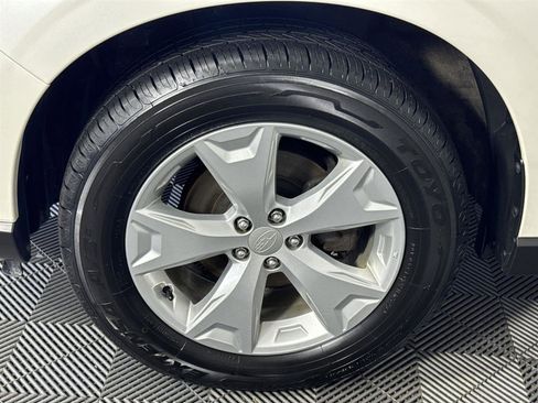 Used 2015 Subaru Forester 2.5i Premium w/ All-Weather Package image 10