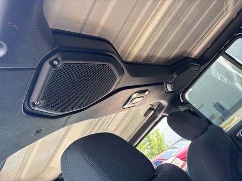 Used 2021 Jeep Wrangler Unlimited Sahara w/ LED Lighting Group image 26