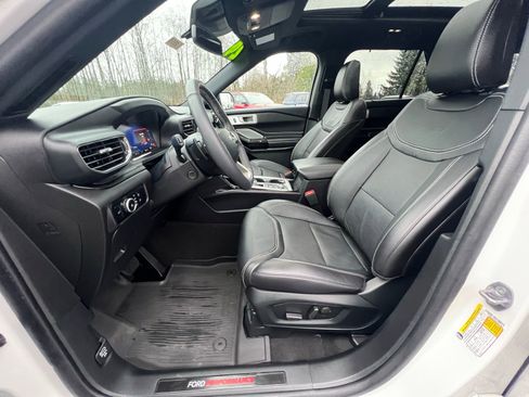 Used 2024 Ford Explorer ST w/ Technology Package image 10