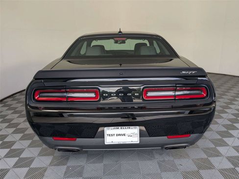 Used 2016 Dodge Challenger SRT Hellcat RWD image 7