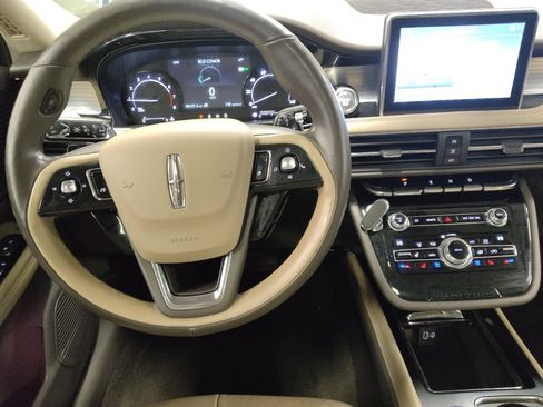 Used 2020 Lincoln Corsair FWD w/ Premium Package image 22
