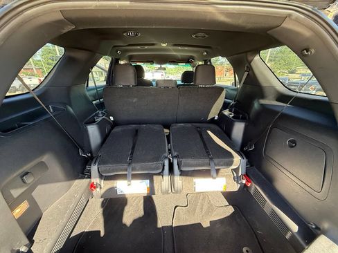 Used 2016 Ford Explorer XLT w/ Equipment Group 201A FWD image 26