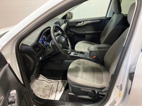 Used 2021 Ford Escape SE image 18