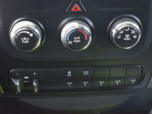 Used 2018 RAM 2500 Tradesman w/ Chrome Appearance Group AWD/4WD image 29