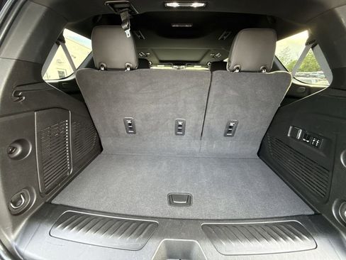 Used 2022 GMC Yukon SLT w/ SLT Luxury Package AWD/4WD image 27