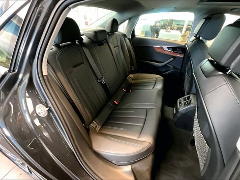 Used 2022 Audi A4 2.0T Premium w/ Convenience Package image 19