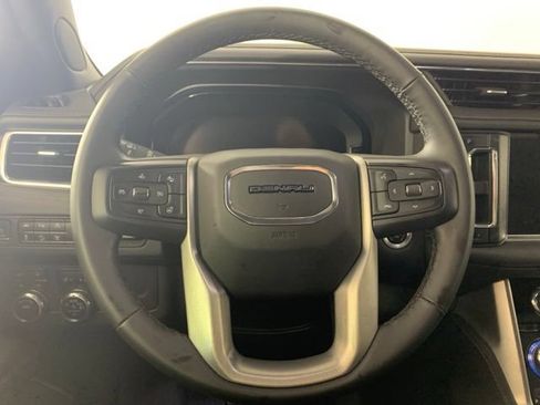Used 2023 GMC Yukon XL Denali AWD/4WD image 29