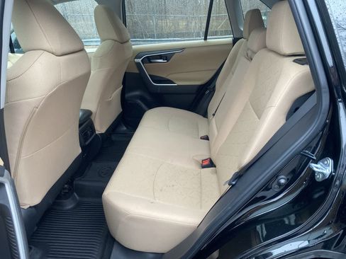 Used 2024 Toyota RAV4 XLE w/ Convenience Package image 37