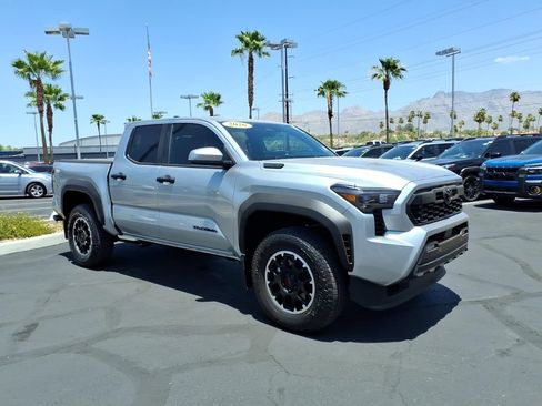 Used 2026 Toyota Tacoma TRD Off-Road w/ TRD Off Road Upgrade Package AWD/4WD image 1