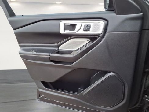 Used 2020 Ford Explorer ST w/ ST Street Pack image 13