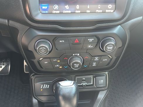 Used 2022 Jeep Renegade Limited w/ Sun, Sound & Wheels Group image 20