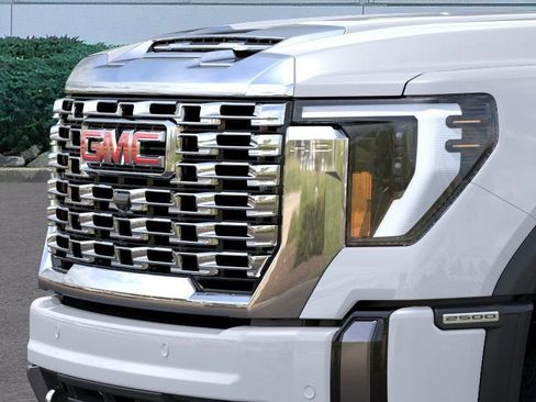 New 2026 GMC Sierra 2500 Denali AWD/4WD image 13
