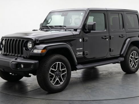 Used 2025 Jeep Wrangler Sahara image 3
