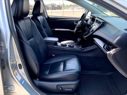 Used 2016 Toyota Avalon XLE FWD image 9