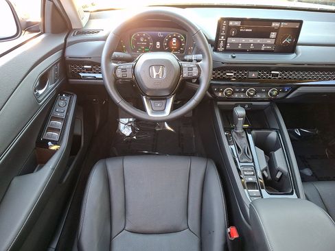 Used 2025 Honda Accord Touring image 12