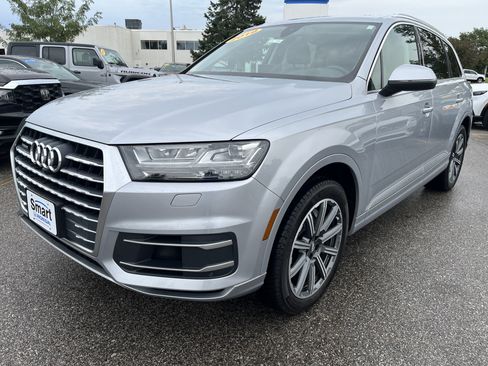 Used 2019 Audi Q7 3.0T Premium w/ Towing Package AWD/4WD image 3