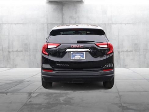 Used 2024 GMC Terrain SLE image 6