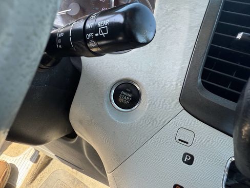 Used 2012 Toyota Sienna Limited w/ Premium Pkg image 10