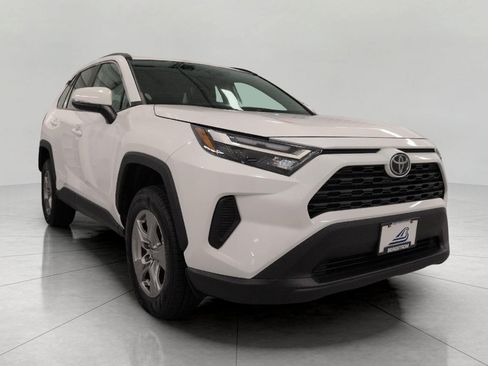 Used 2025 Toyota RAV4 XLE AWD/4WD image 1