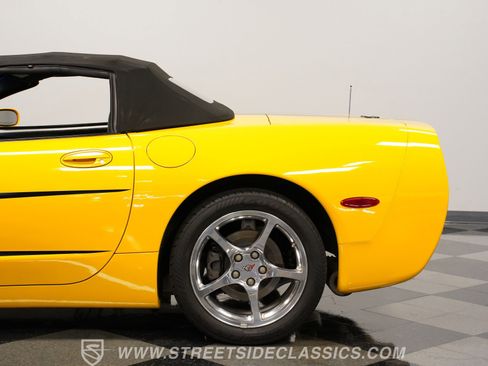 Used 2000 Chevrolet Corvette Convertible w/ Memory Pkg image 25