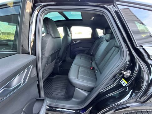 Used 2023 Audi Q4 e-tron Premium Plus w/ Premium Plus image 60