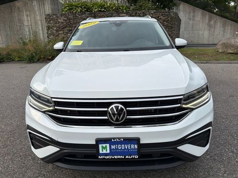 Used 2022 Volkswagen Tiguan SE w/ Panoramic Sunroof Package AWD/4WD image 9