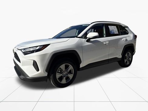 Used 2025 Toyota RAV4 XLE image 3