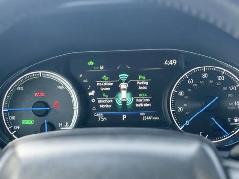 Used 2021 Toyota Venza Limited image 22