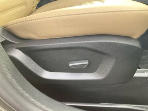 Used 2024 Ford Edge SEL w/ Convenience Package image 17