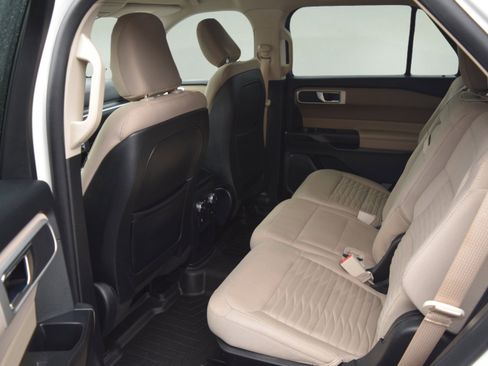 Certified 2020 Ford Explorer XLT w/ Class III Trailer Tow Package image 8