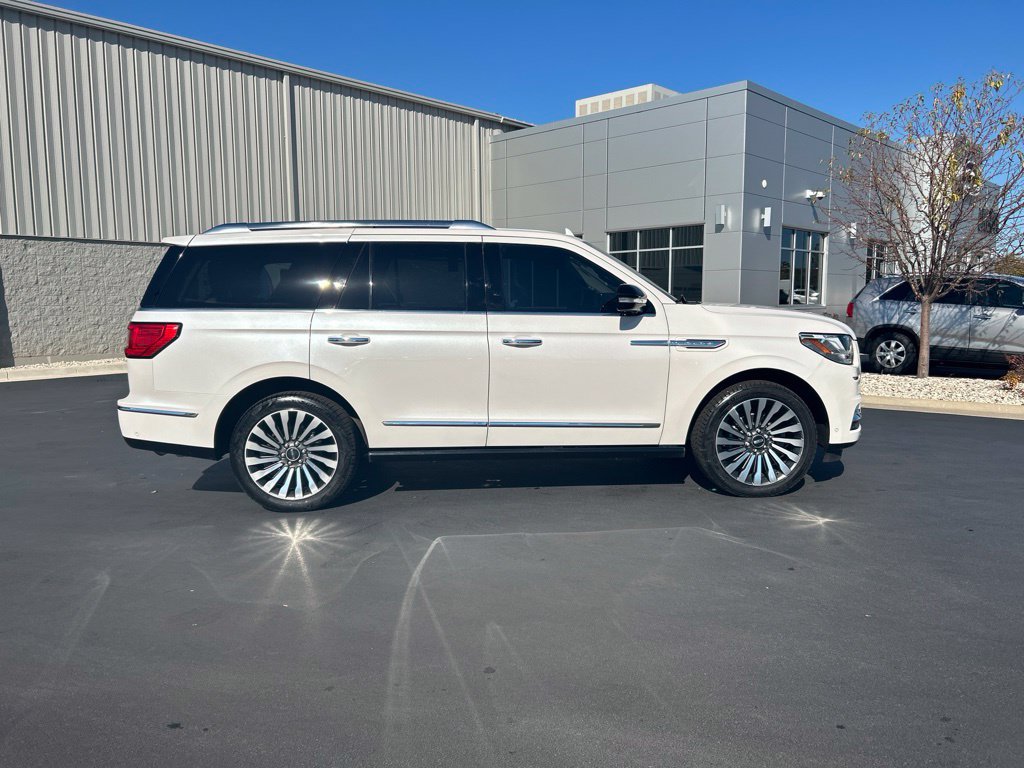 Used 2018 Lincoln Navigator Reserve w/ Technology Package AWD/4WD image 5